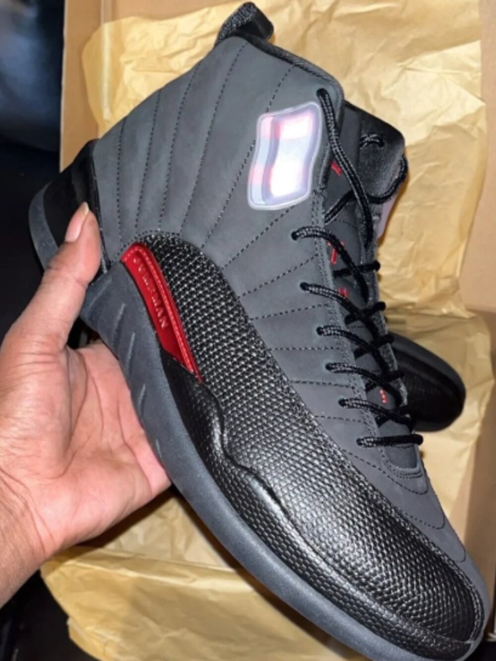 JORDAN RETRO 12 “BLOODLINE”